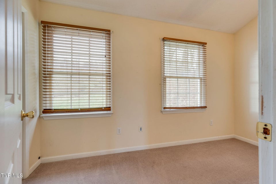 Photo #15: 659 Beaverview Drive