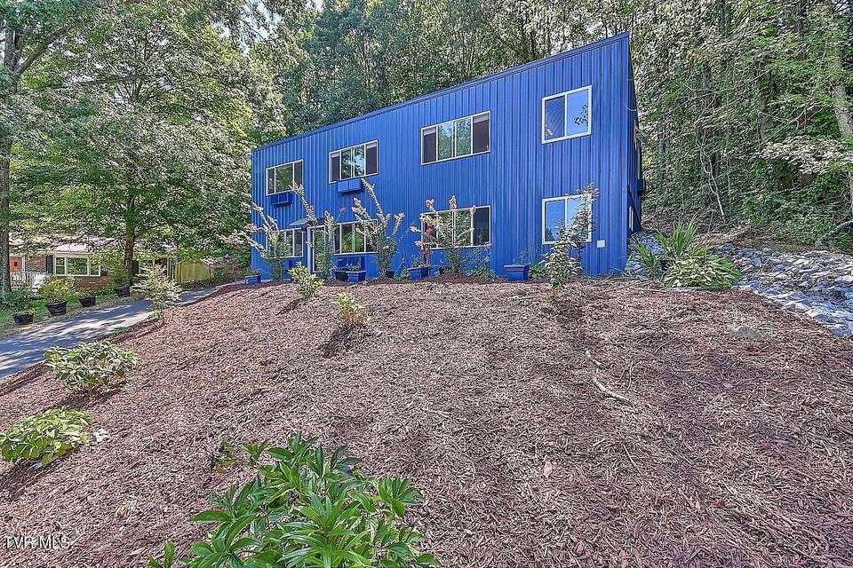 Photo #53: 3 Overlook Court