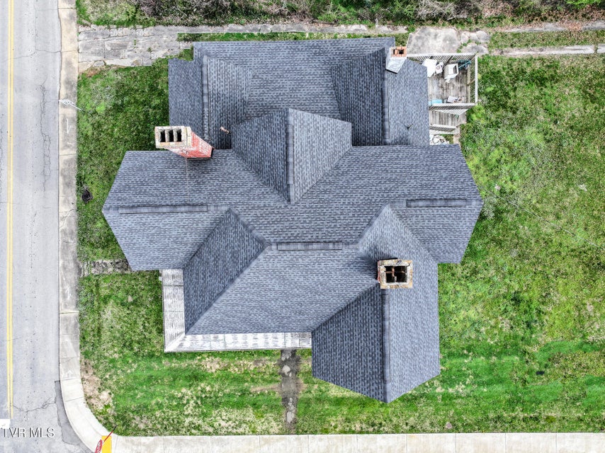 Photo #10: 301 Irish Street