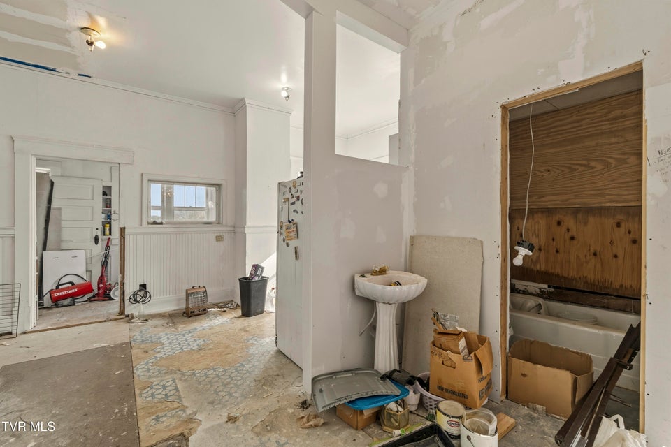 Photo #32: 301 Irish Street