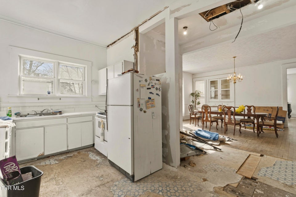 Photo #34: 301 Irish Street