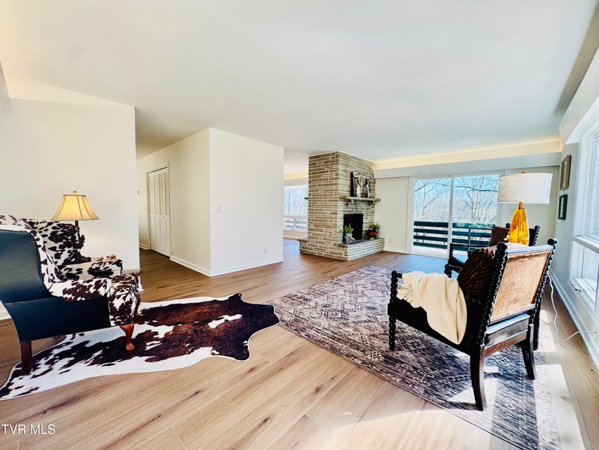 Photo #24: 2 Rovan Court