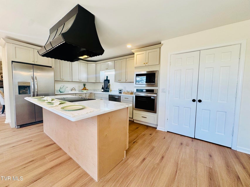 Photo #14: 2 Rovan Court