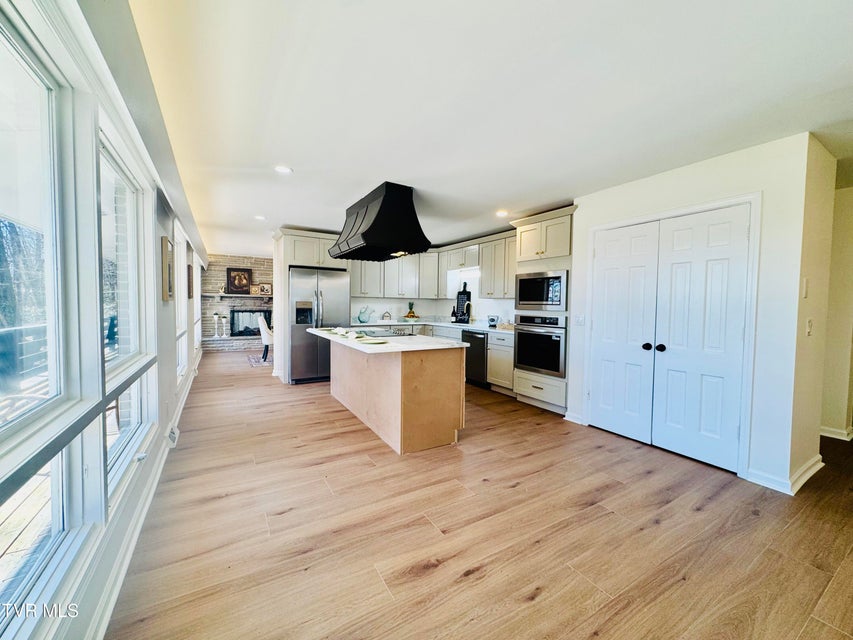 Photo #18: 2 Rovan Court