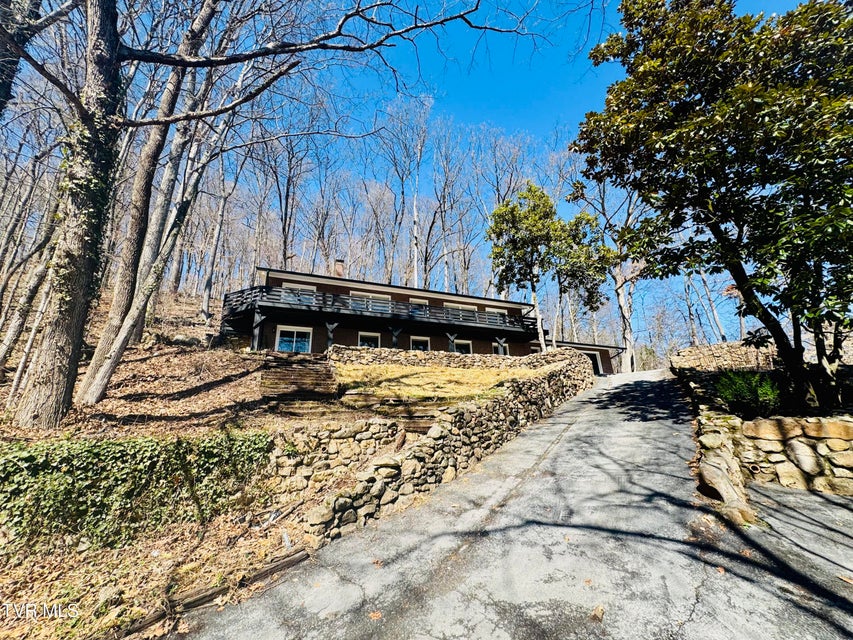 Photo #70: 2 Rovan Court