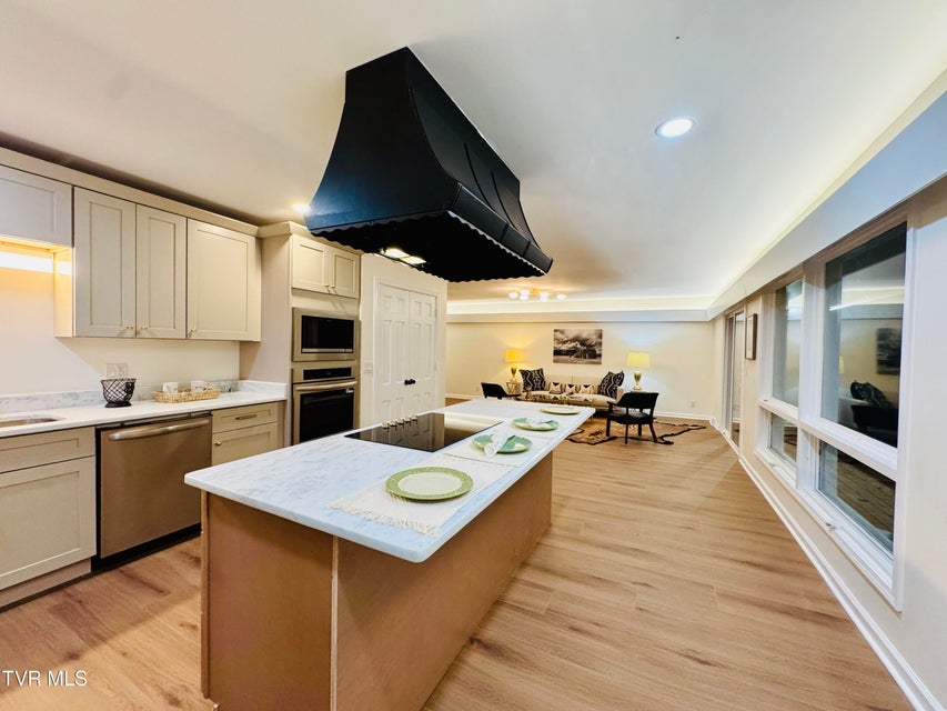 Photo #19: 2 Rovan Court