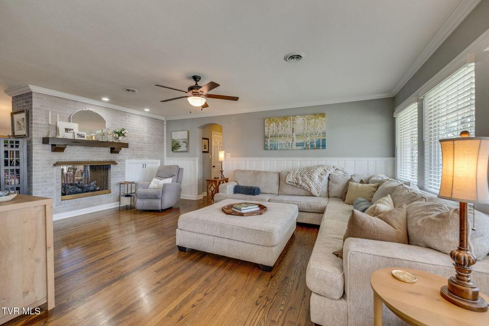 Photo #11: 315 Hillcrest Drive