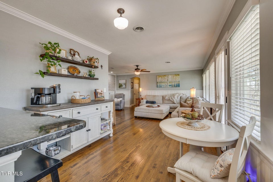 Photo #13: 315 Hillcrest Drive