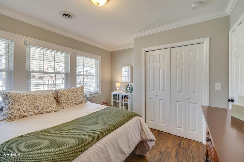 Photo #25: 315 Hillcrest Drive