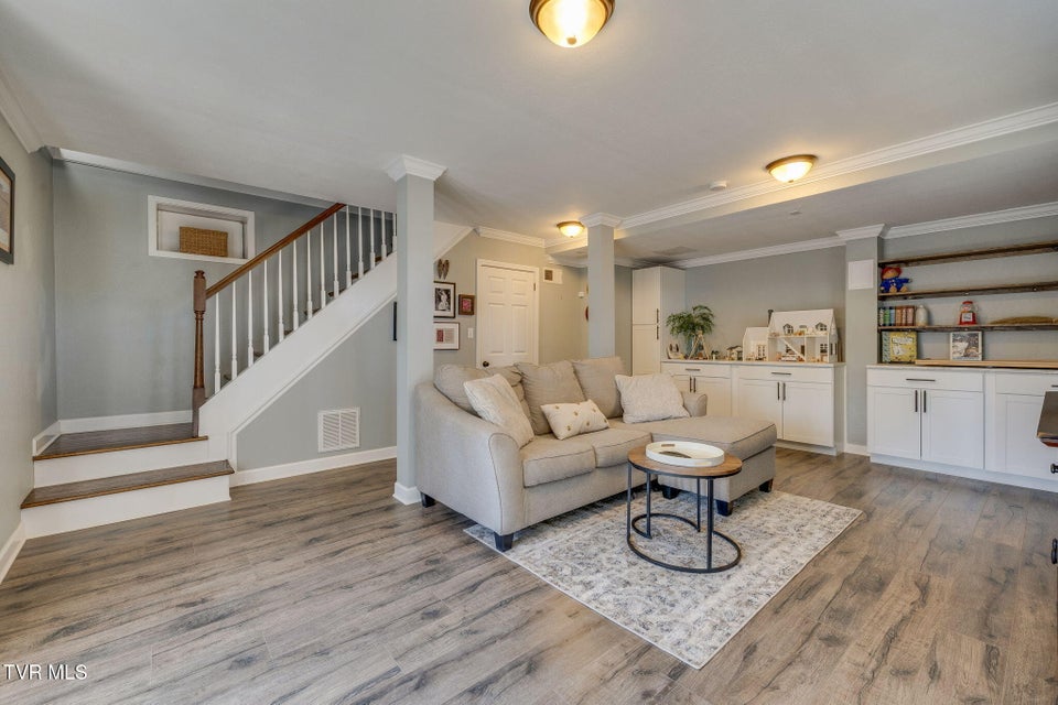 Photo #36: 315 Hillcrest Drive