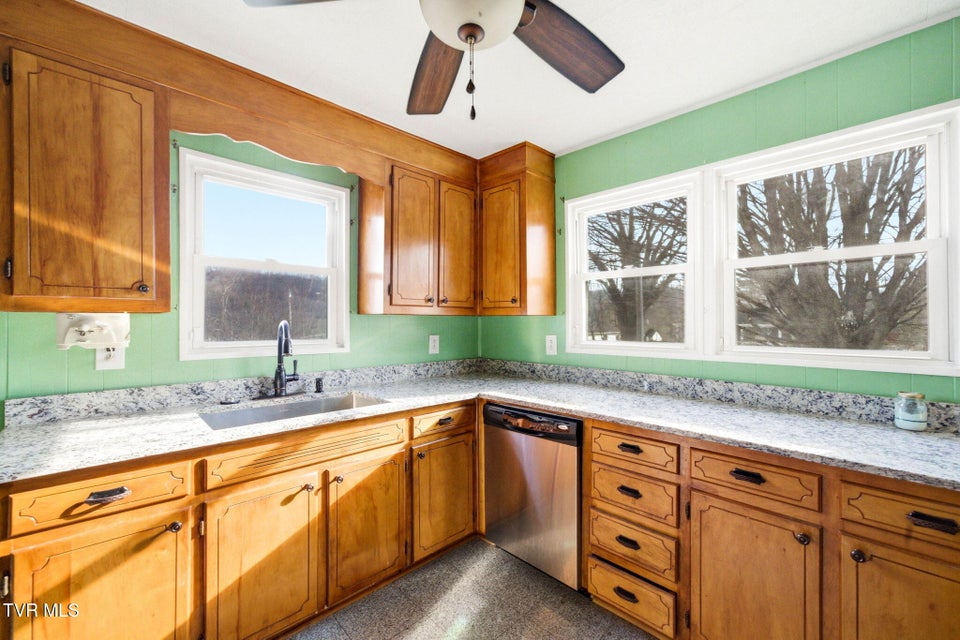 Photo #6: 307 Tween Hills Road