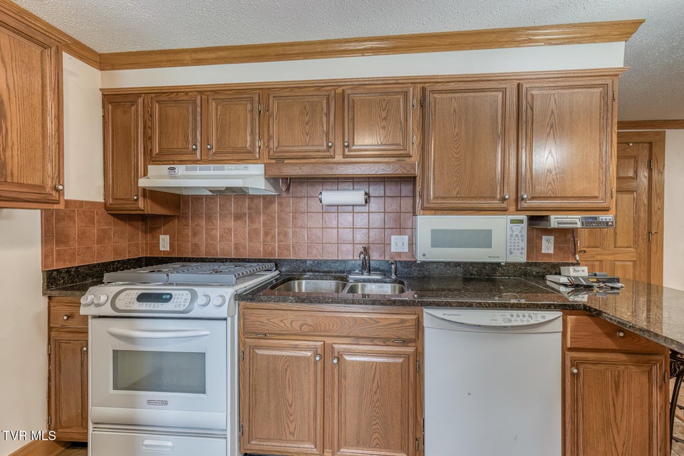 Photo #12: 345 Elm Avenue