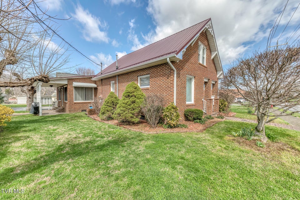 Photo #35: 345 Elm Avenue