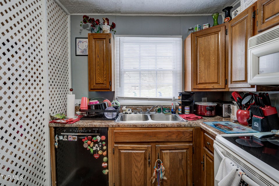 Photo #16: 103 Warrior Lane