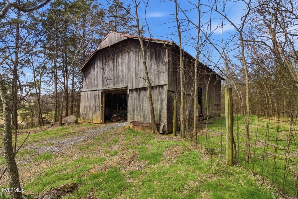 Photo #39: 411 Saint James Road