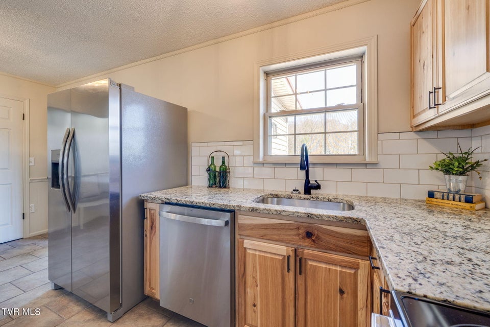 Photo #13: 895 Choctaw Drive