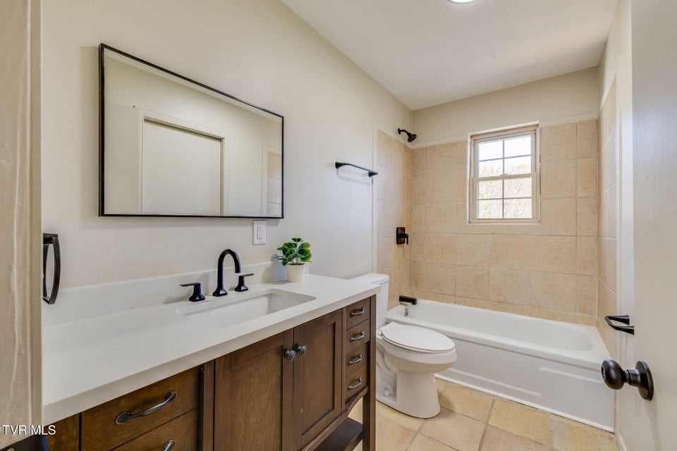 Photo #20: 895 Choctaw Drive