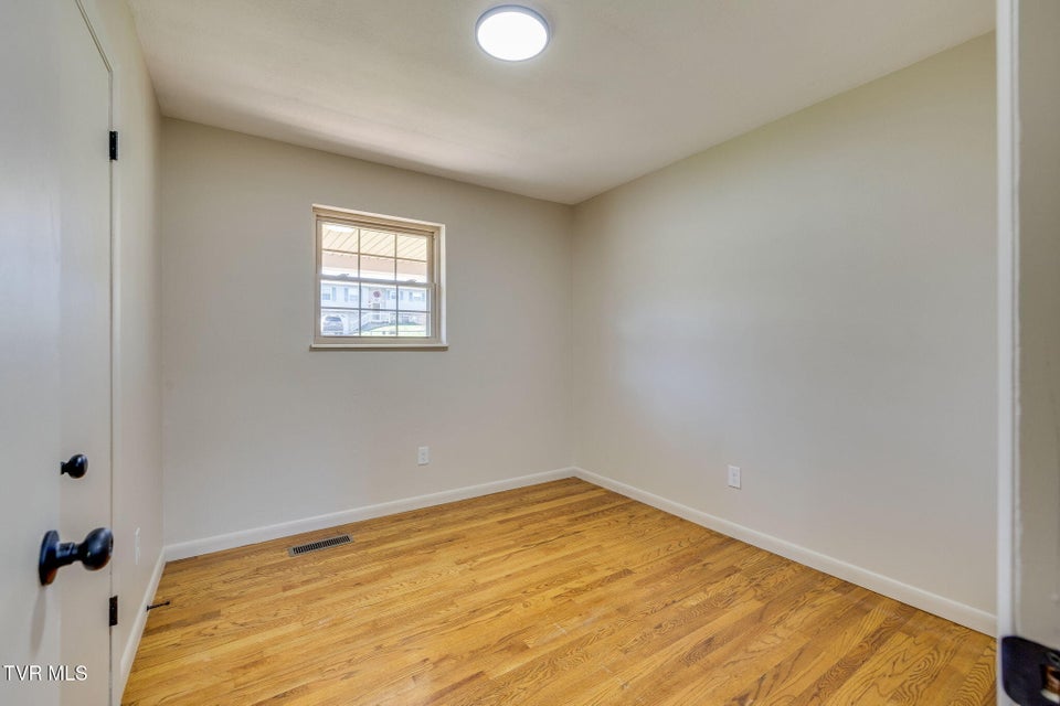 Photo #23: 895 Choctaw Drive