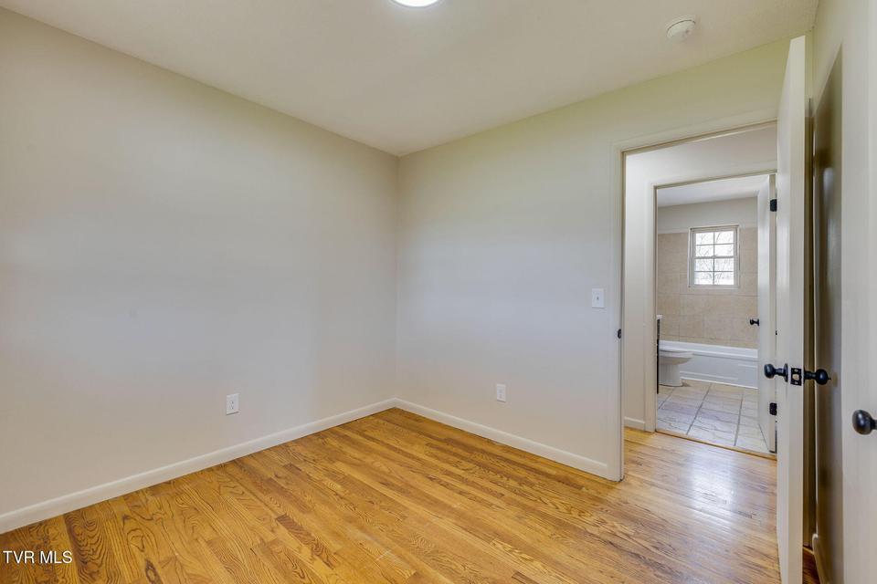 Photo #24: 895 Choctaw Drive