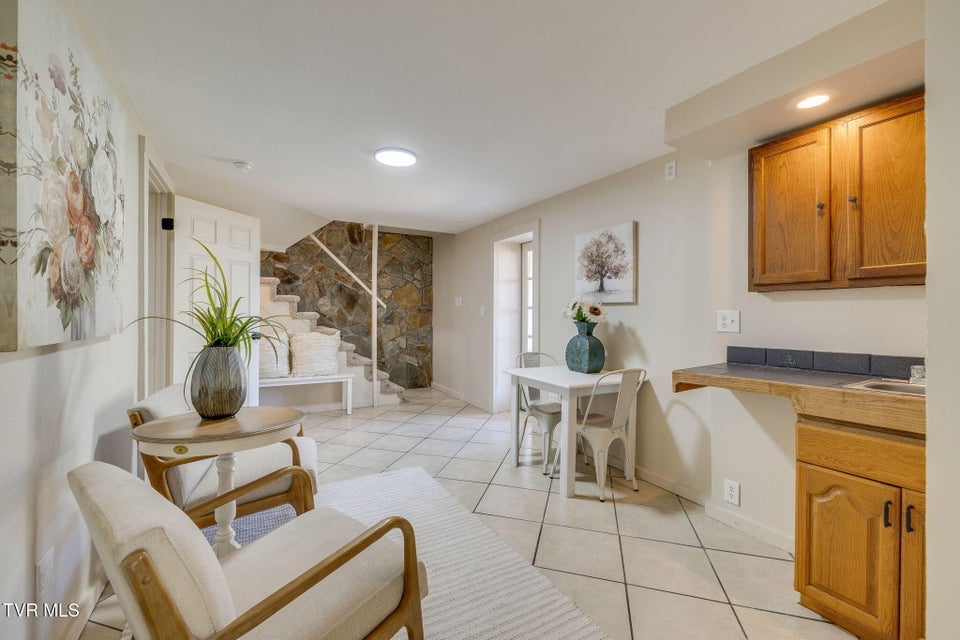 Photo #27: 895 Choctaw Drive