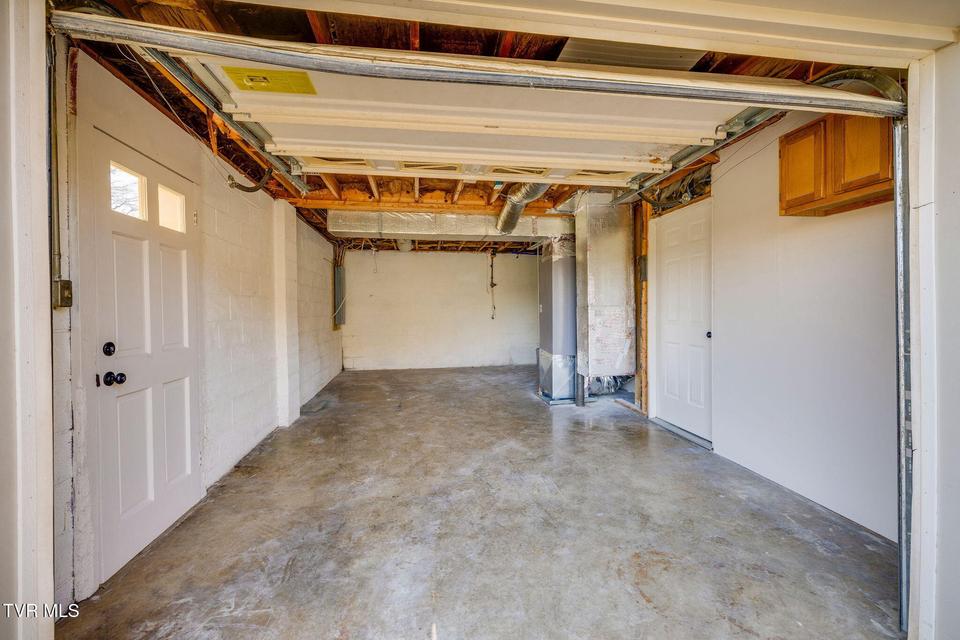 Photo #34: 895 Choctaw Drive