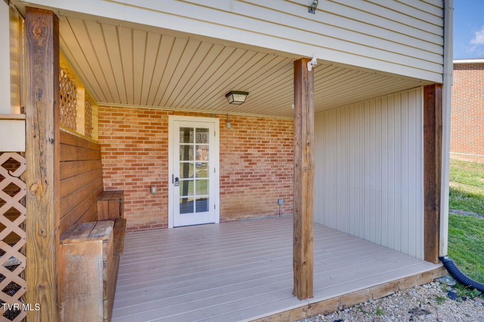 Photo #33: 895 Choctaw Drive