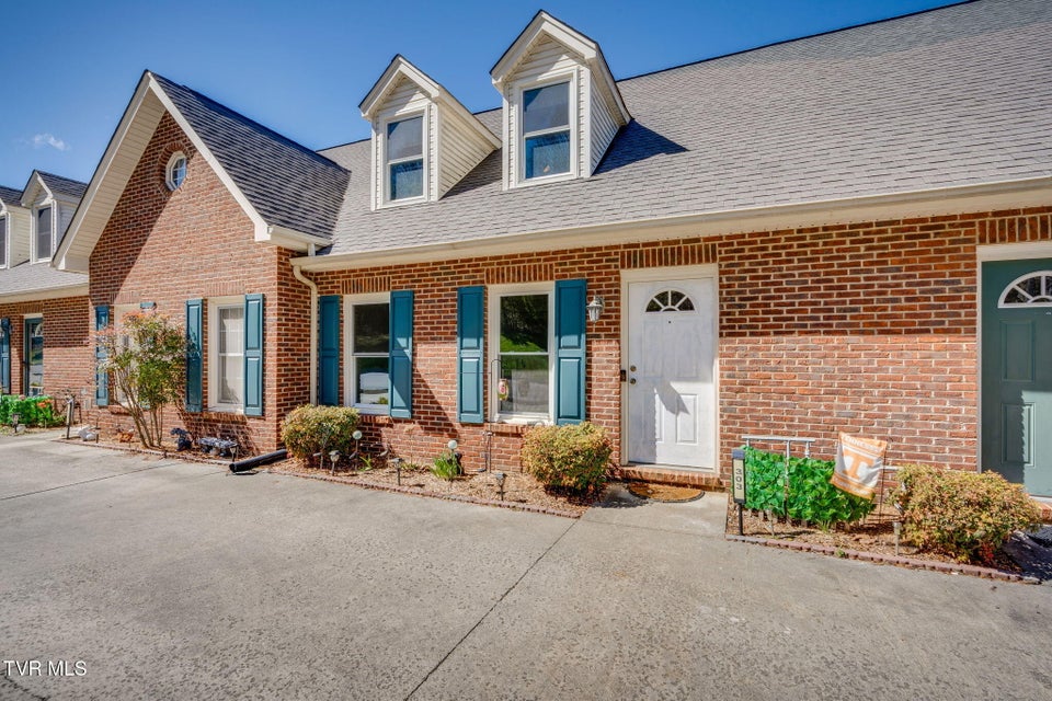 Photo #4: 303 Breckenridge Trace