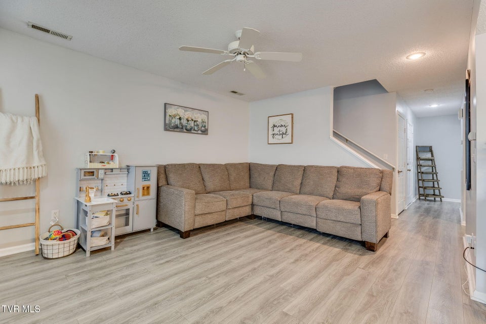 Photo #7: 175 Bentley Parc 