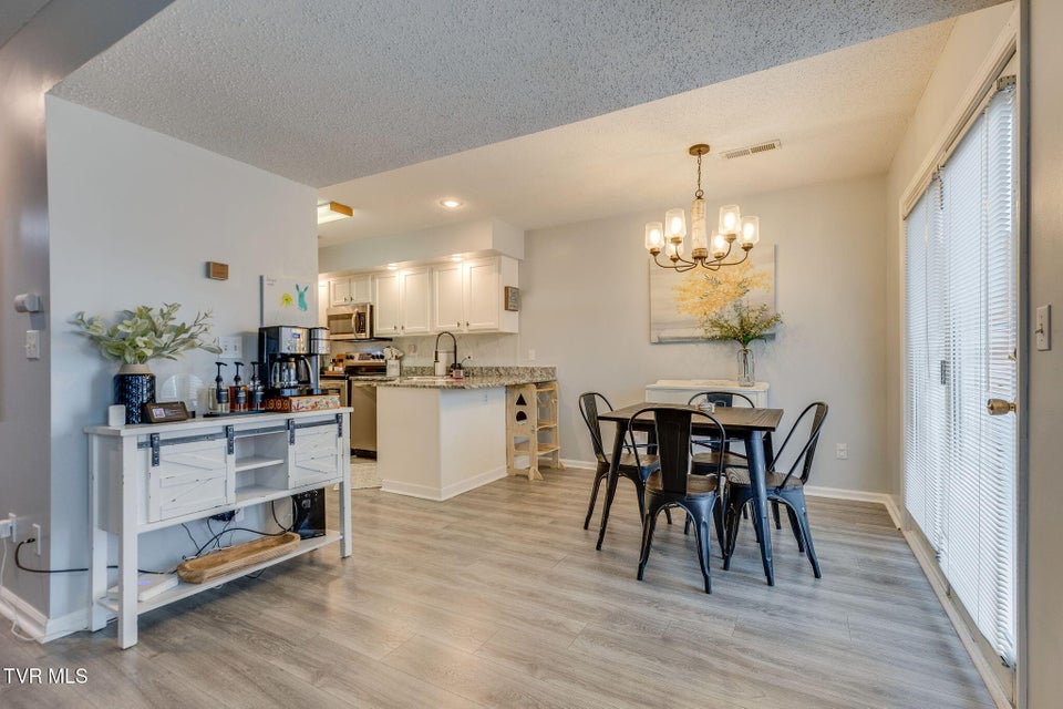 Photo #9: 175 Bentley Parc 