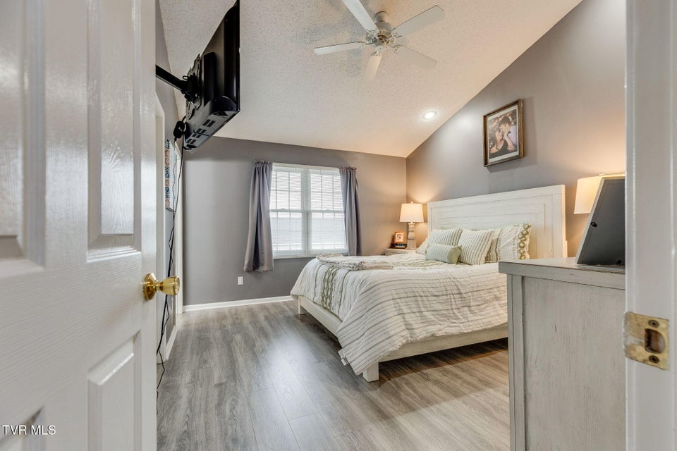 Photo #15: 175 Bentley Parc 