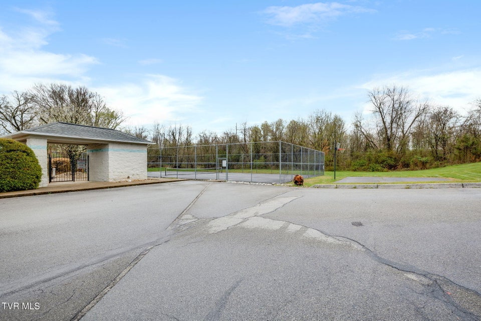 Photo #31: 175 Bentley Parc 