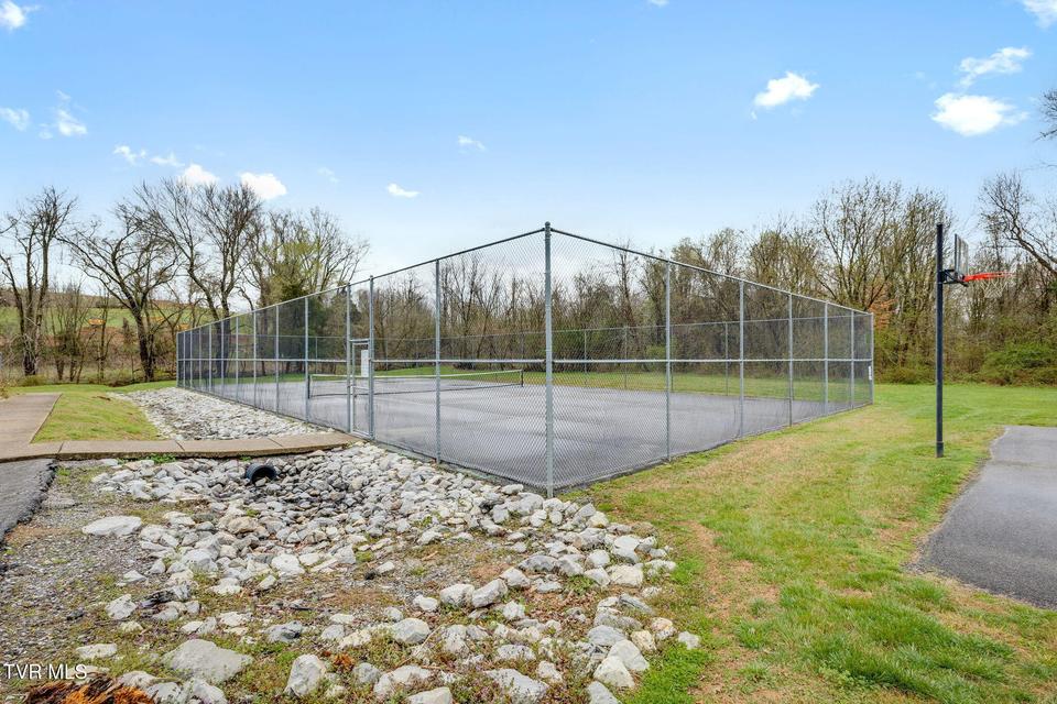 Photo #32: 175 Bentley Parc 