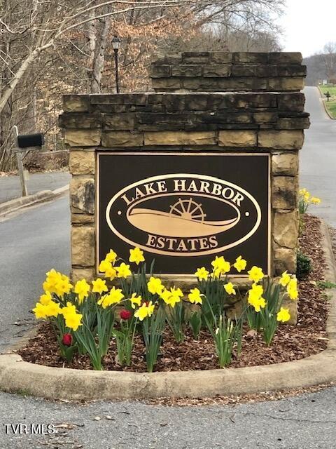 Photo #22: 612 Harbor Point Drive