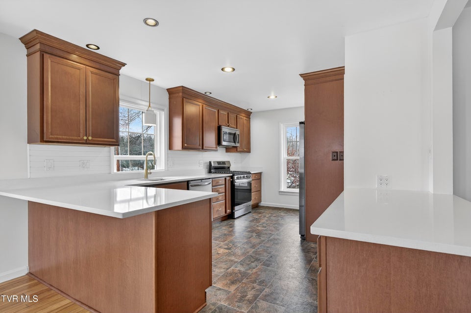 Photo #11: 122 Stonewall Heights