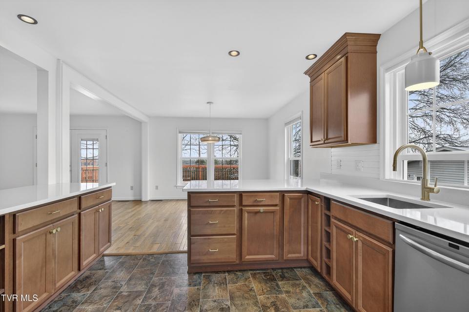 Photo #13: 122 Stonewall Heights