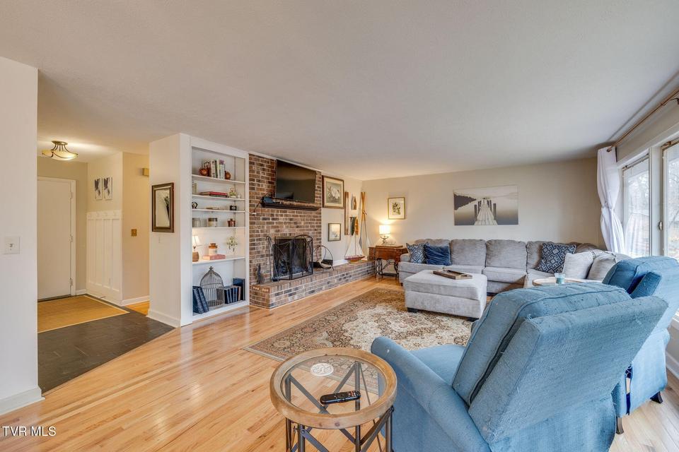 Photo #9: 2113 Sheffield Street