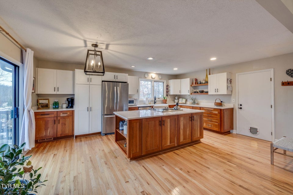 Photo #14: 2113 Sheffield Street