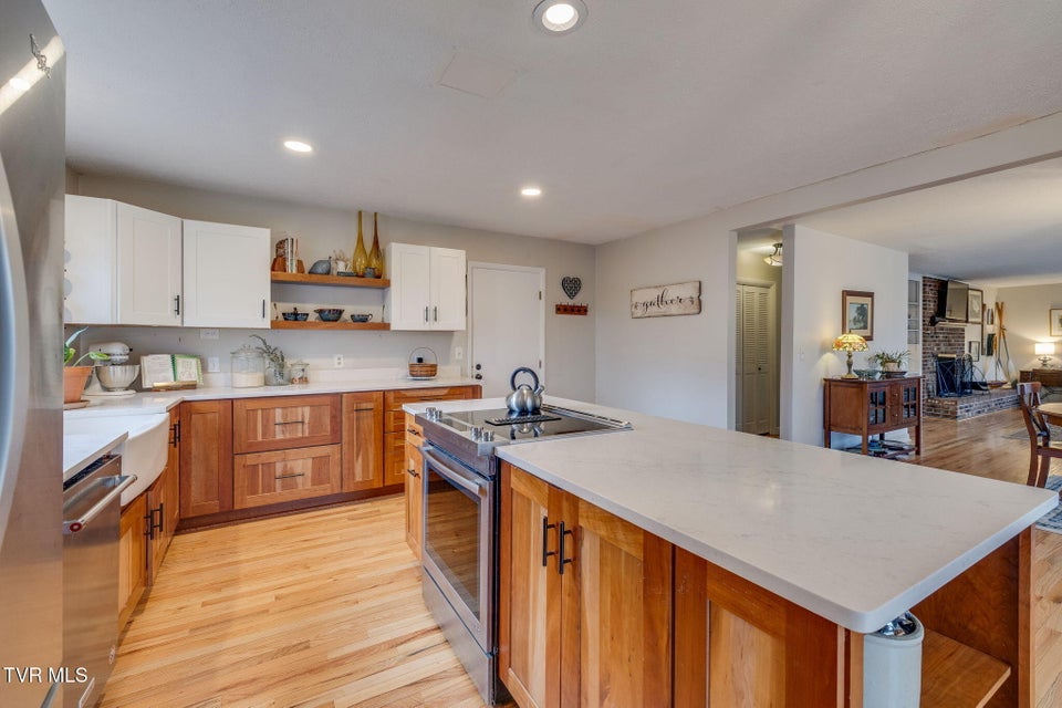 Photo #15: 2113 Sheffield Street