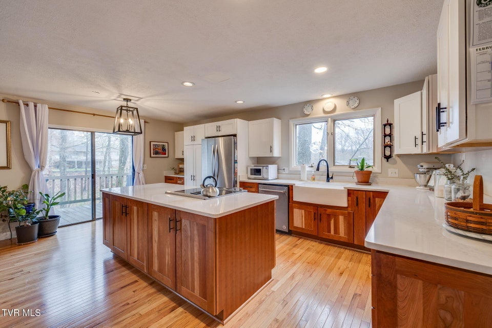 Photo #16: 2113 Sheffield Street