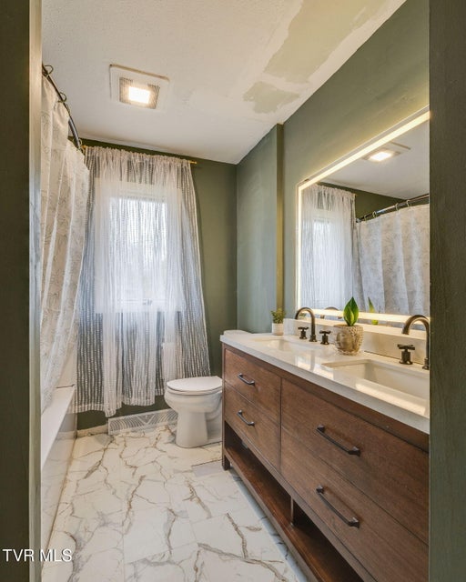 Photo #25: 2113 Sheffield Street