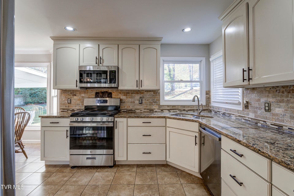 Photo #25: 3424 Berkshire Circle