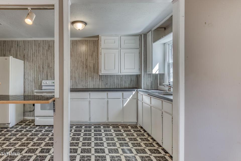 Photo #6: 137 Johnson Street