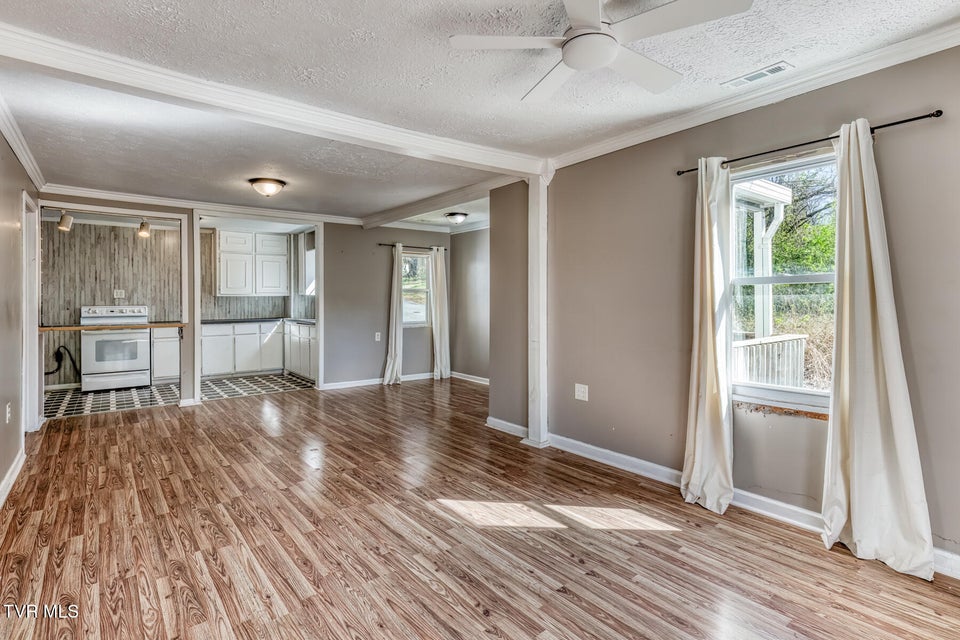 Photo #14: 137 Johnson Street