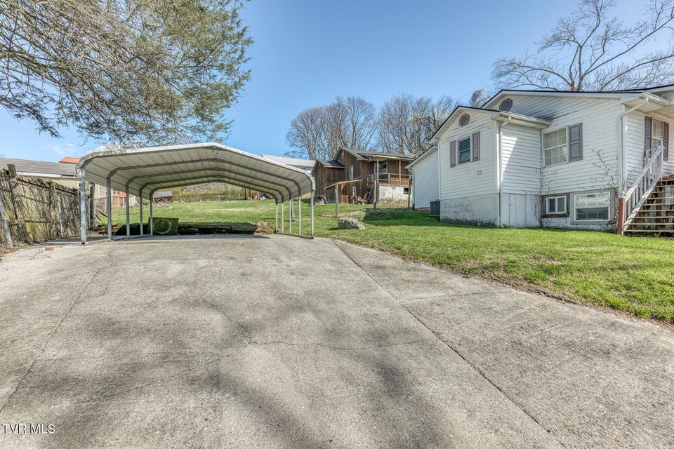 Photo #24: 137 Johnson Street