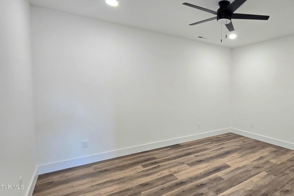 Photo #37: 444 Wyndham Drive