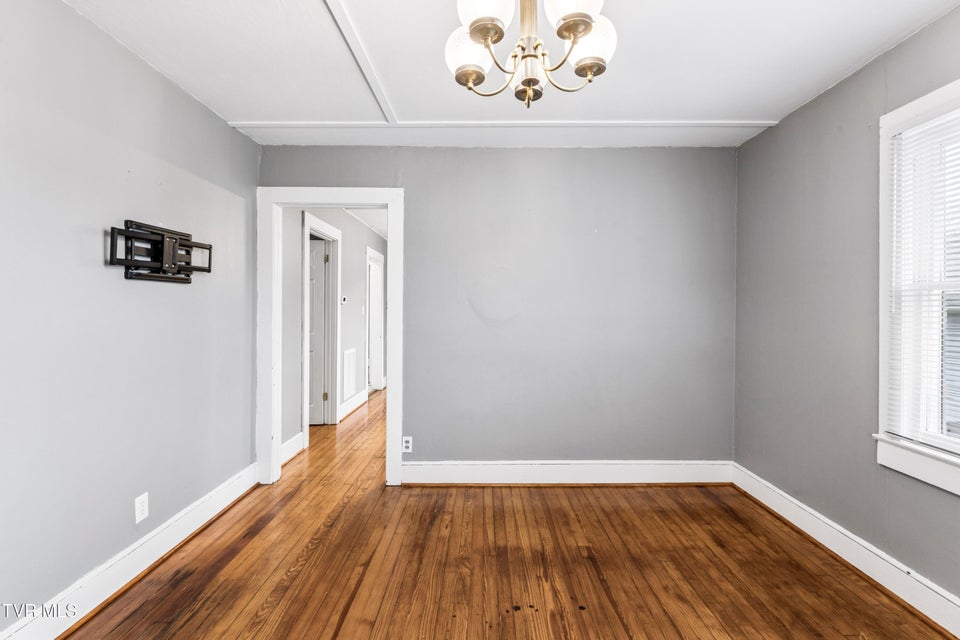 Photo #3: 364 Lynn Avenue