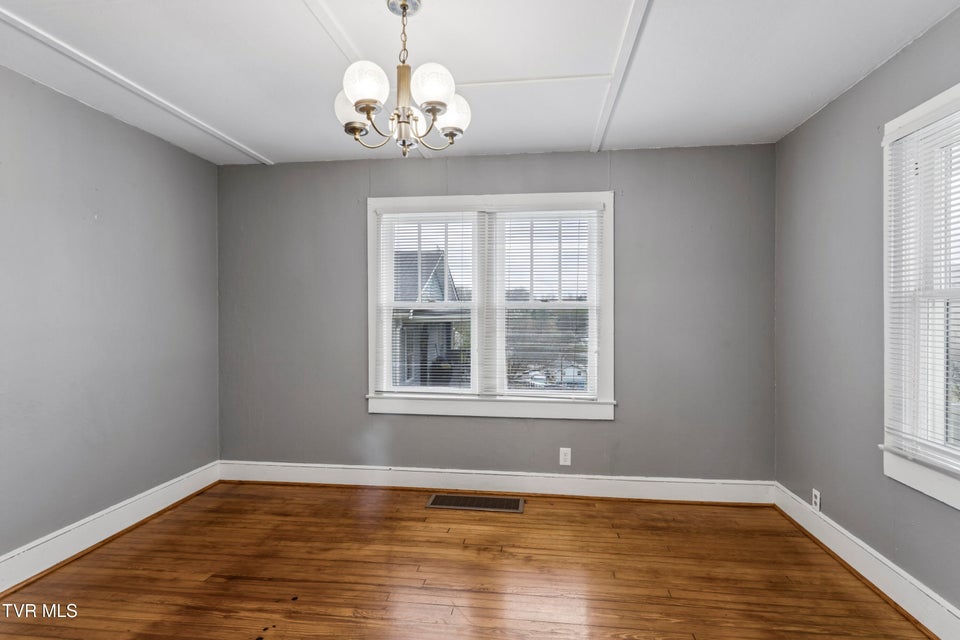 Photo #4: 364 Lynn Avenue