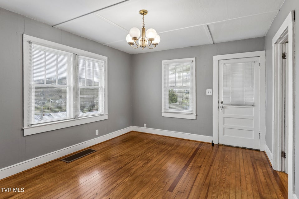 Photo #6: 364 Lynn Avenue