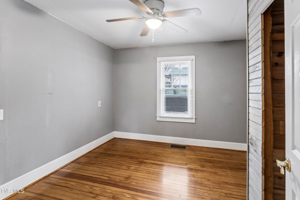 Photo #21: 364 Lynn Avenue