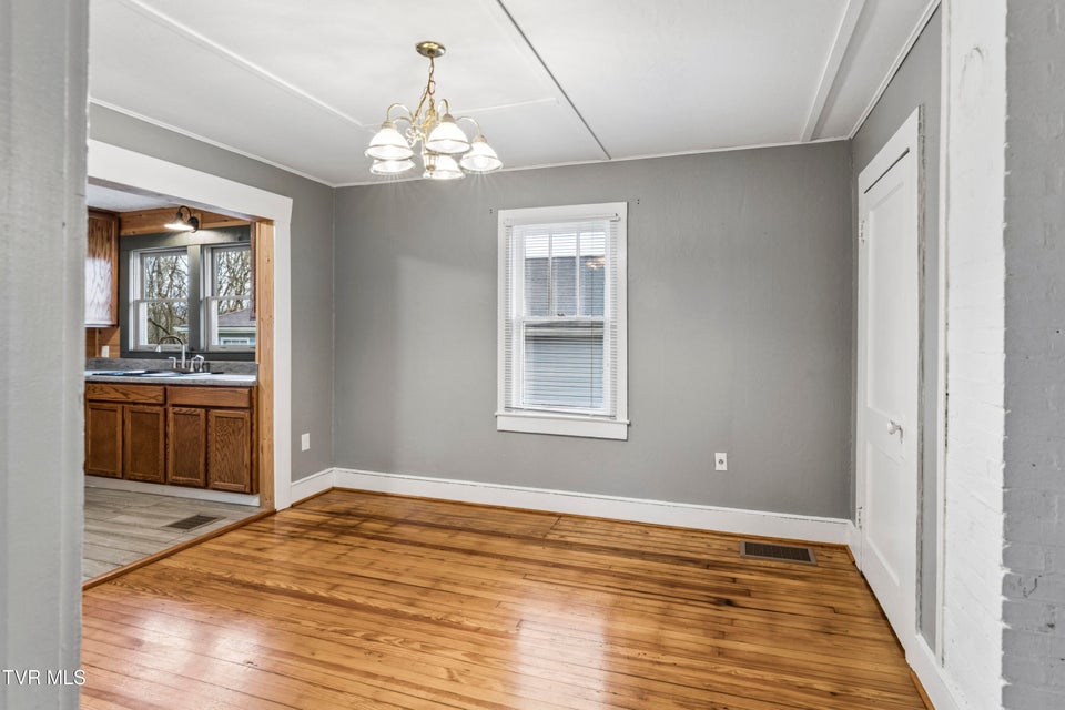 Photo #22: 364 Lynn Avenue